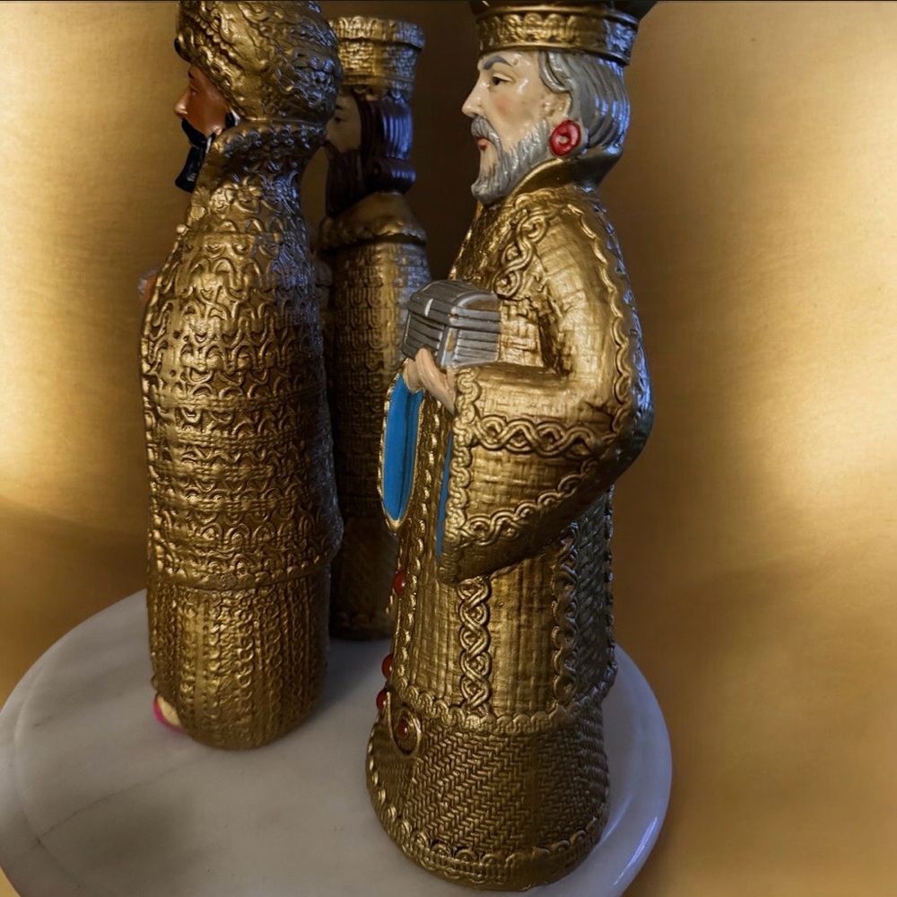 Set of vintage paper mache Three Wise Men (Magi) nativity figurines - Picture 4 of 7